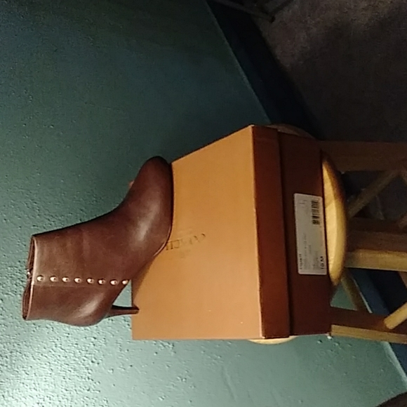 BOOTS - Picture 1 of 4